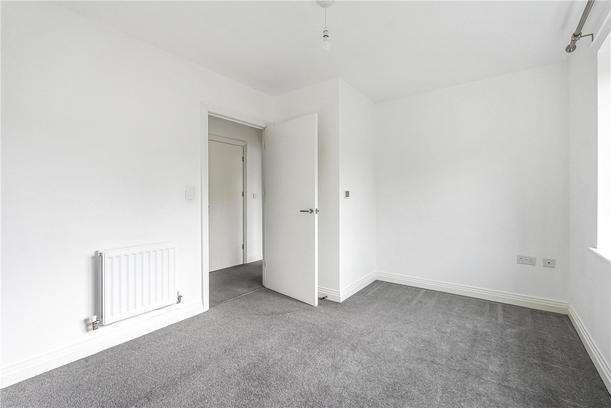 1 bedroom Flat, Scott Court, Glebe Farm, MK17 - Let Agreed, Image 5