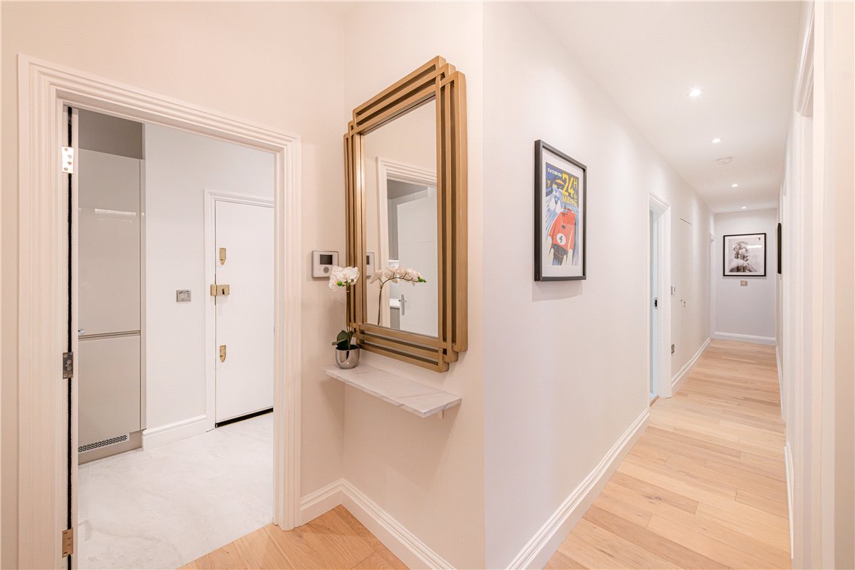 2 bedroom Flat, Park Street, Mayfair, W1K - Available, Image 20