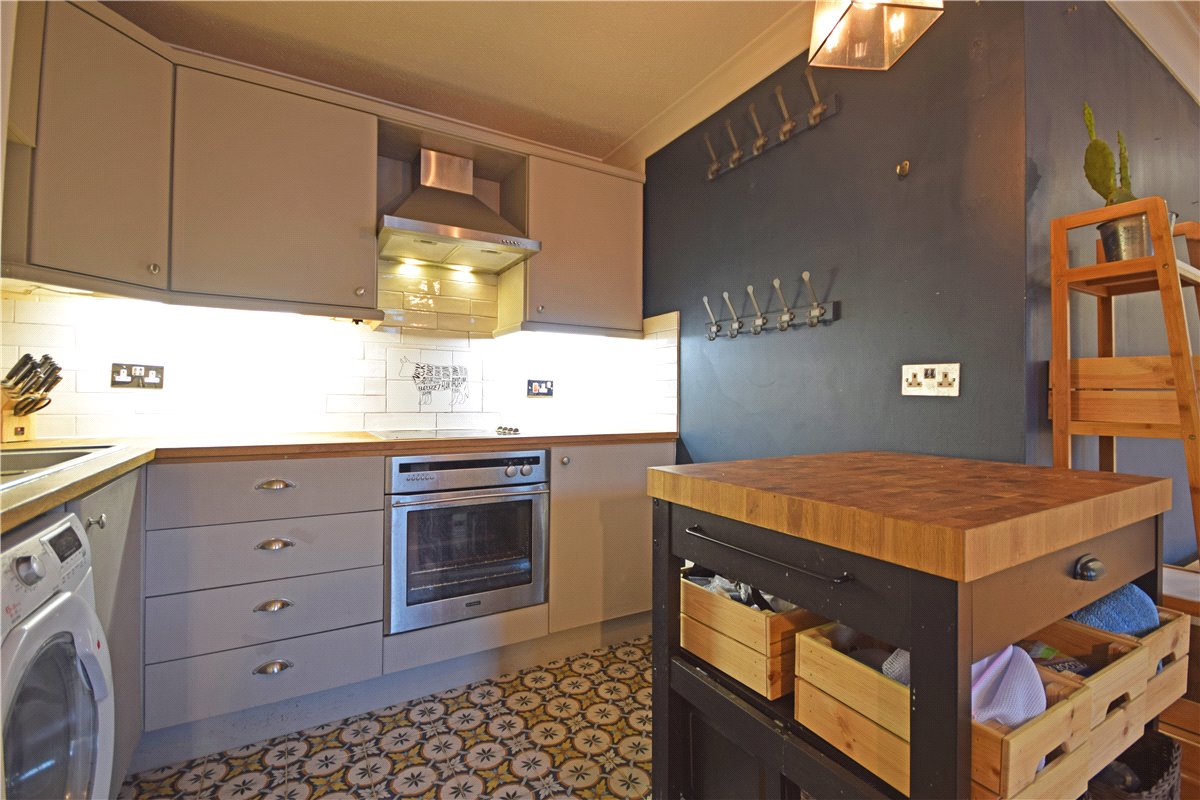 1 bedroom Flat, Prince Henry Court, Victoria Road, CB4 - , Image 3