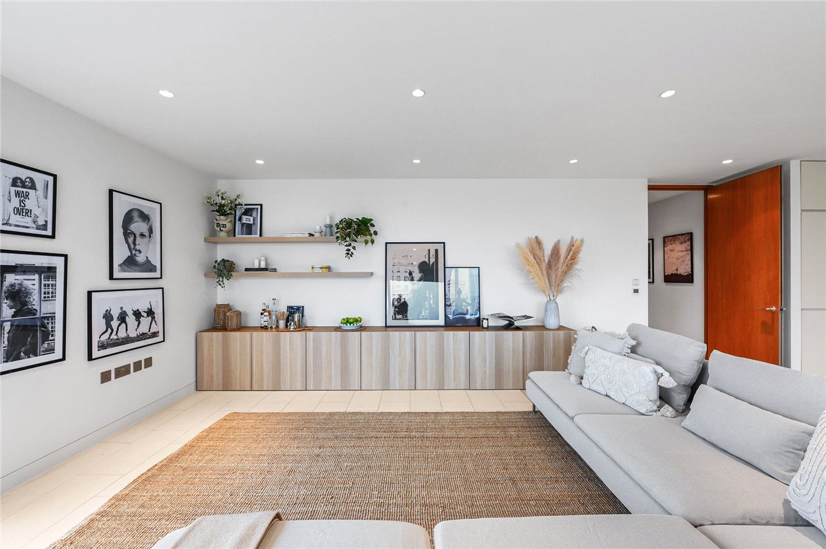 3 bedroom Flat, Oval Road, London, NW1 - Available, Image 1