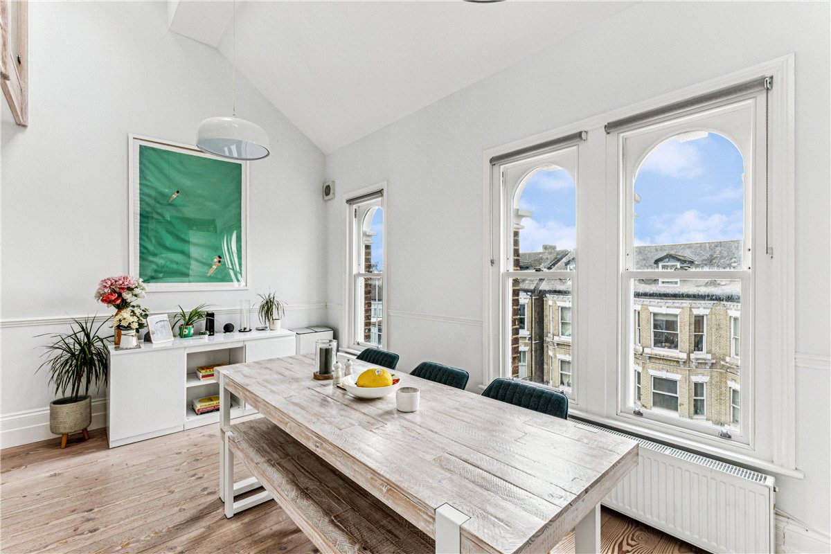 2 bedroom Flat, Trinity Road, London, SW17 - Available, Image 3