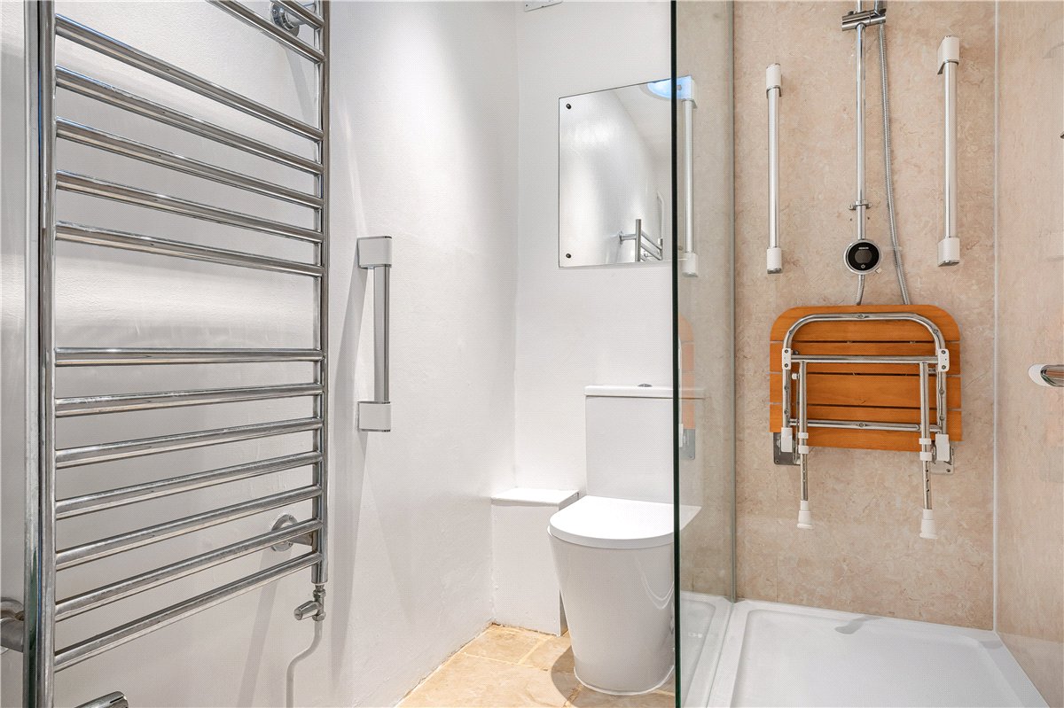 3 bedroom House, Wellington Place, High Street, SN8 - Available, Image 13