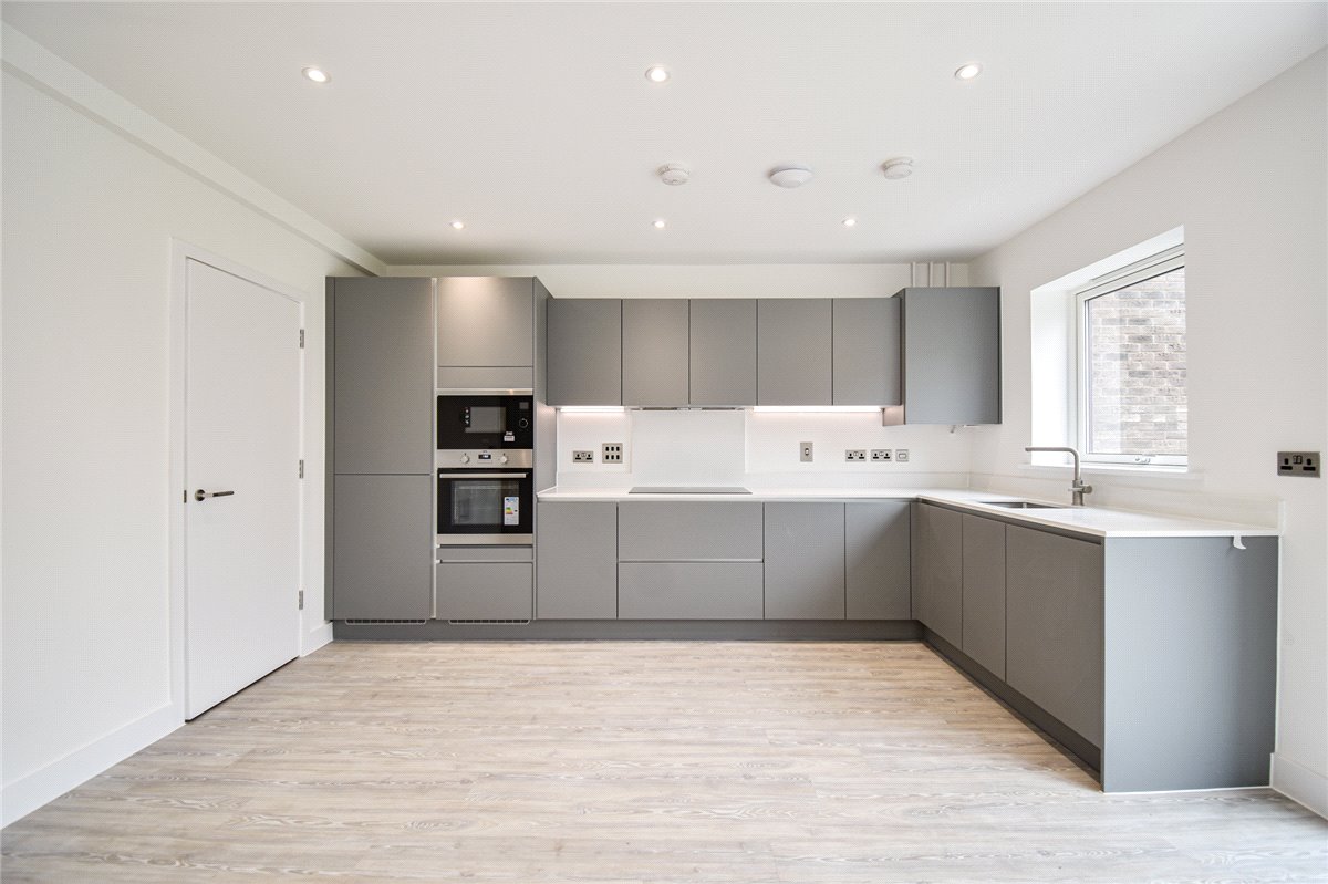 4 bedroom House, Walnut Court, Cambridge, CB5 - , Image 1