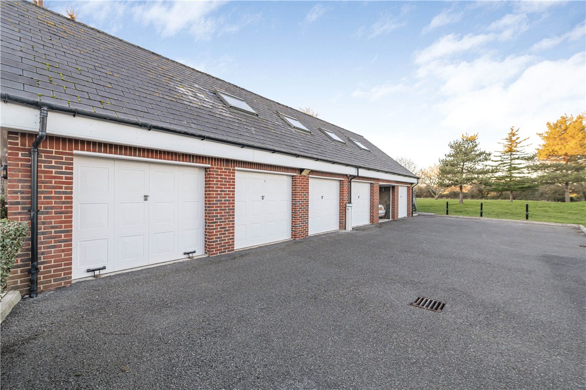 3 bedroom House, Tortington Manor, Ford Road, BN18 - Available, Image 20