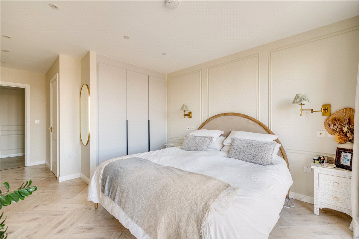 3 bedroom Flat, Ravensbury Terrace, London, SW18 - Available, Image 2