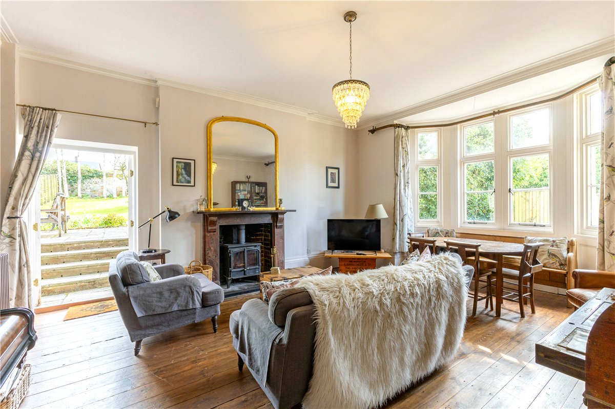 3 bedroom House, West Street, Aldbourne, SN8 - Available