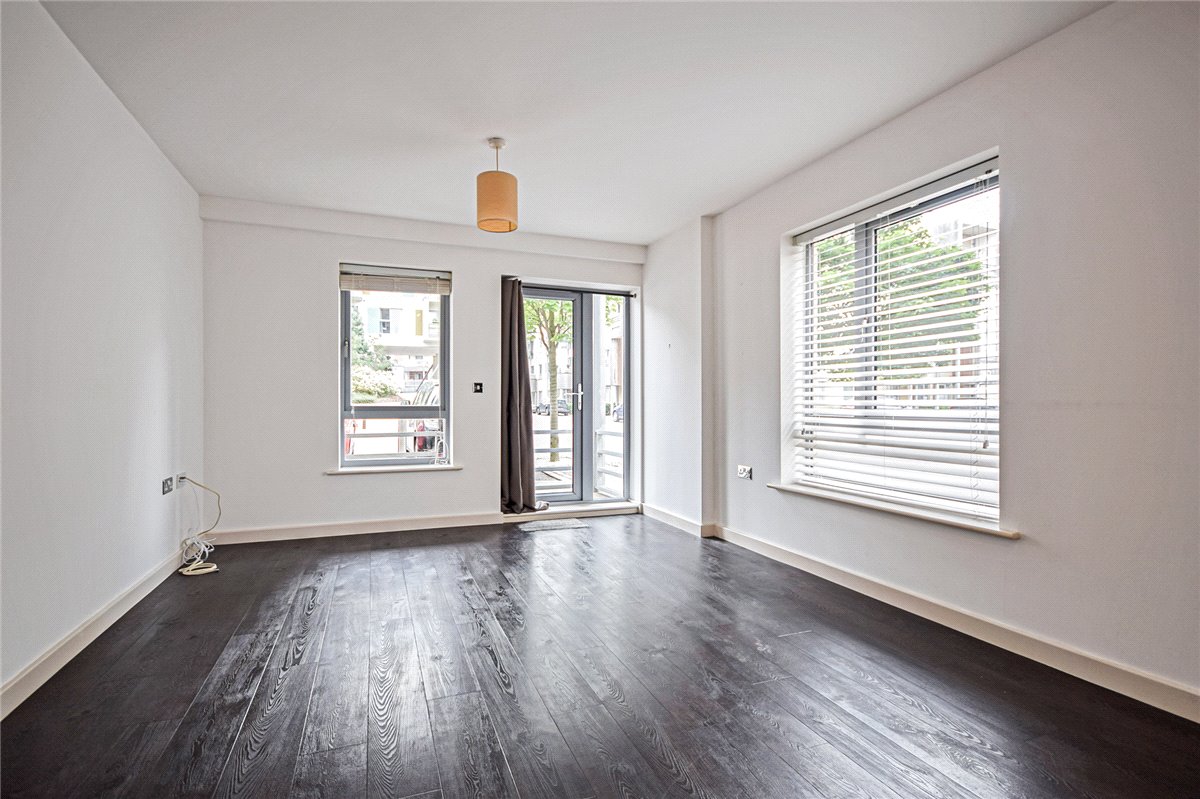 2 bedroom Flat, Glenalmond Avenue, Cambridge, CB2 - Sold STC, Image 1