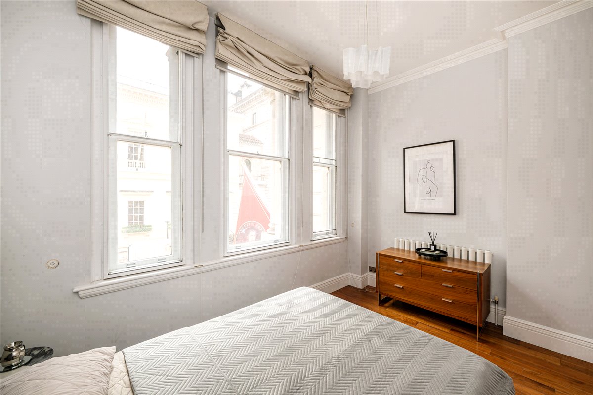 1 bedroom Flat, Pall Mall, St James`s, SW1Y - , Image 11