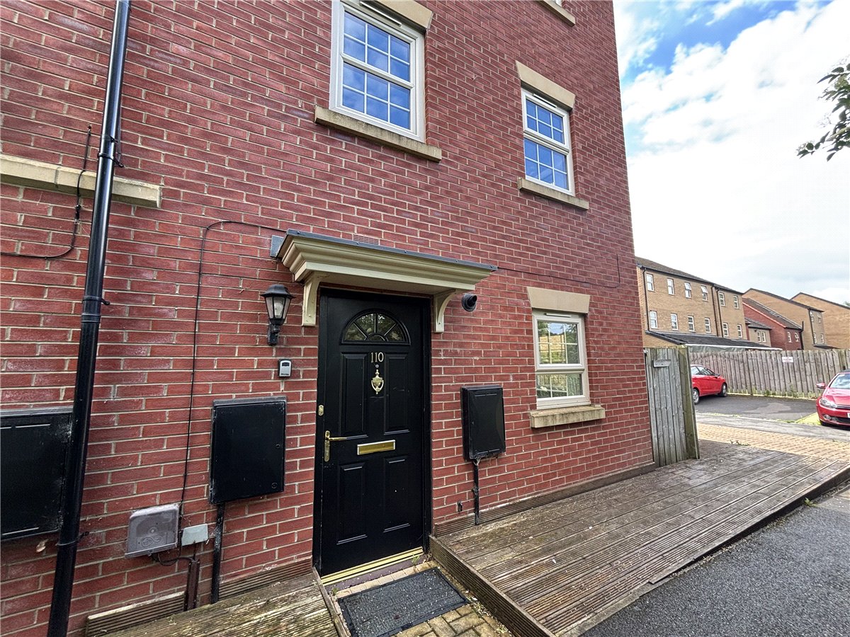 2 bedroom House, Comelybank Drive, Mexborough, S64 - Available