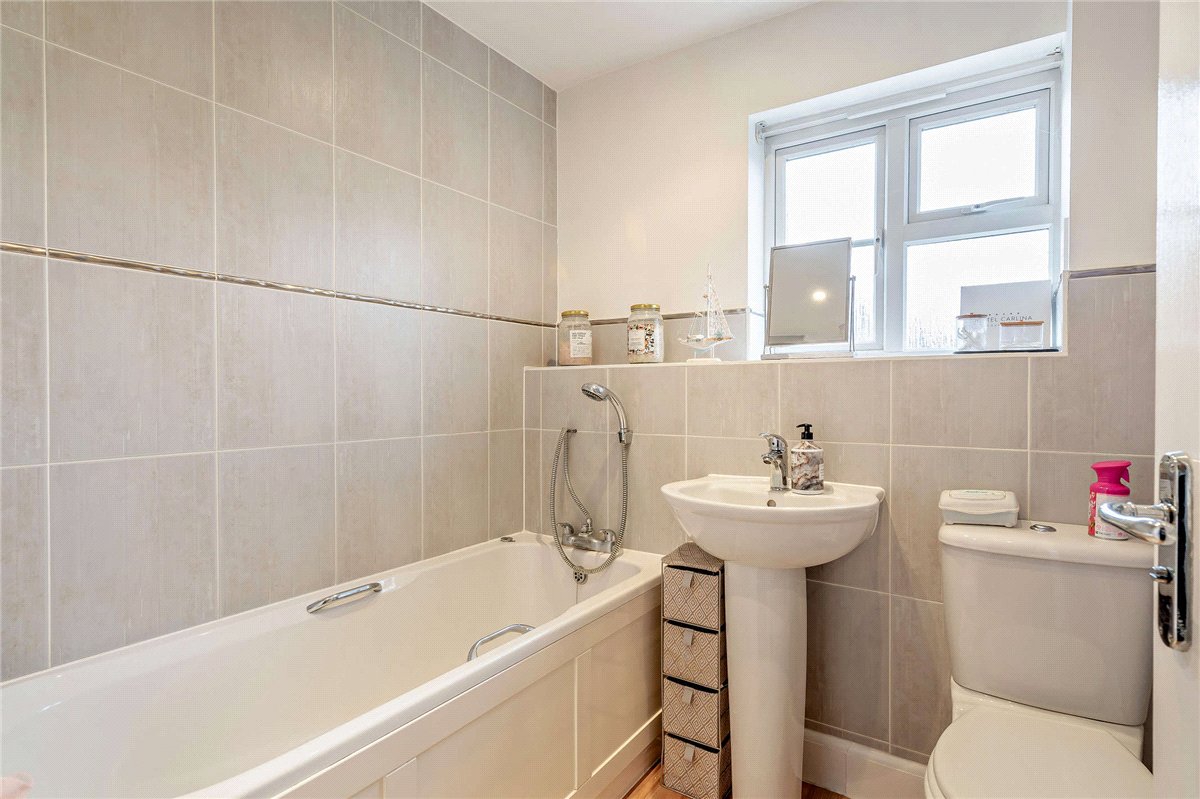 6 bedroom House, Dorneywood Way, Newbury, RG14 - Sold STC, Image 10