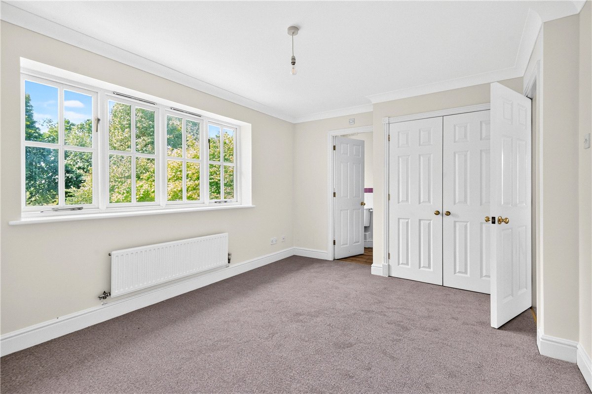 5 bedroom House, Whitethorn Close, Stoke Mandeville, HP22 - Available, Image 12