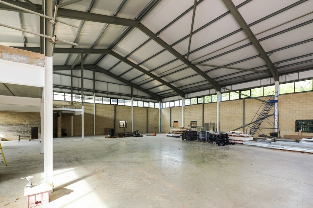 9084 Sq Ft, West Oxfordshire Business Park, Carterton, OX18 - Available, Image 1