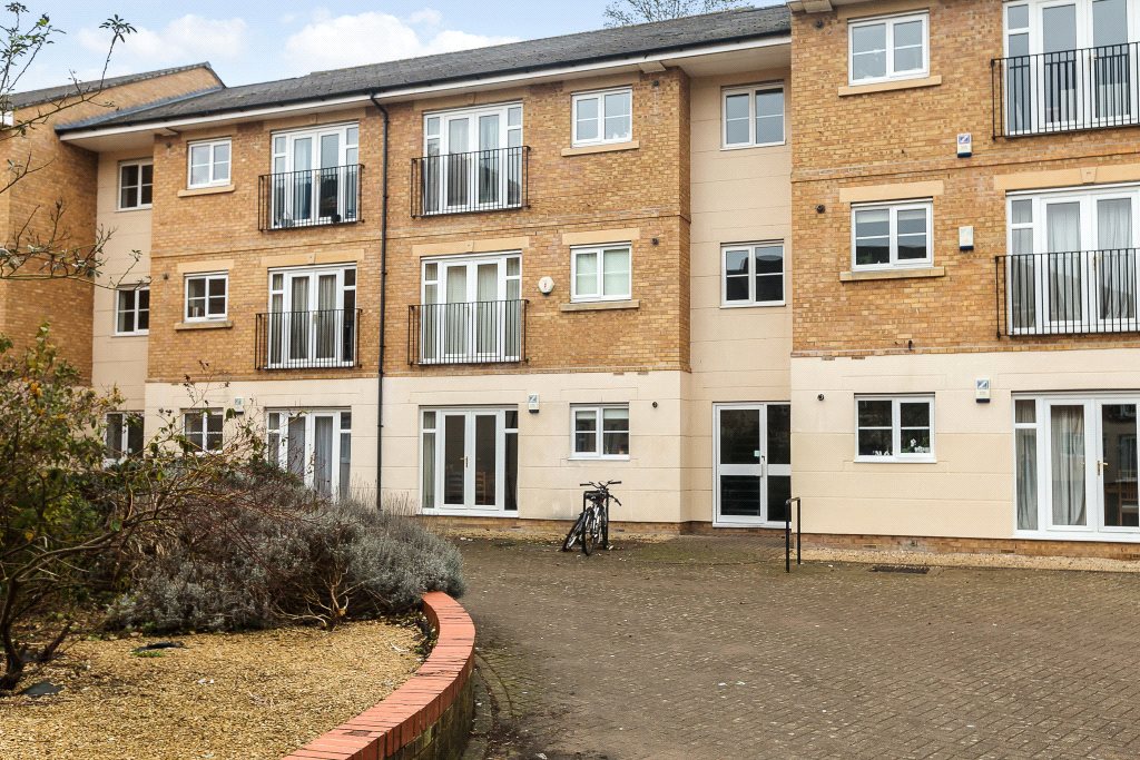 2 bedroom Flat, Grandpont Place, Long Ford Close, OX1 - 