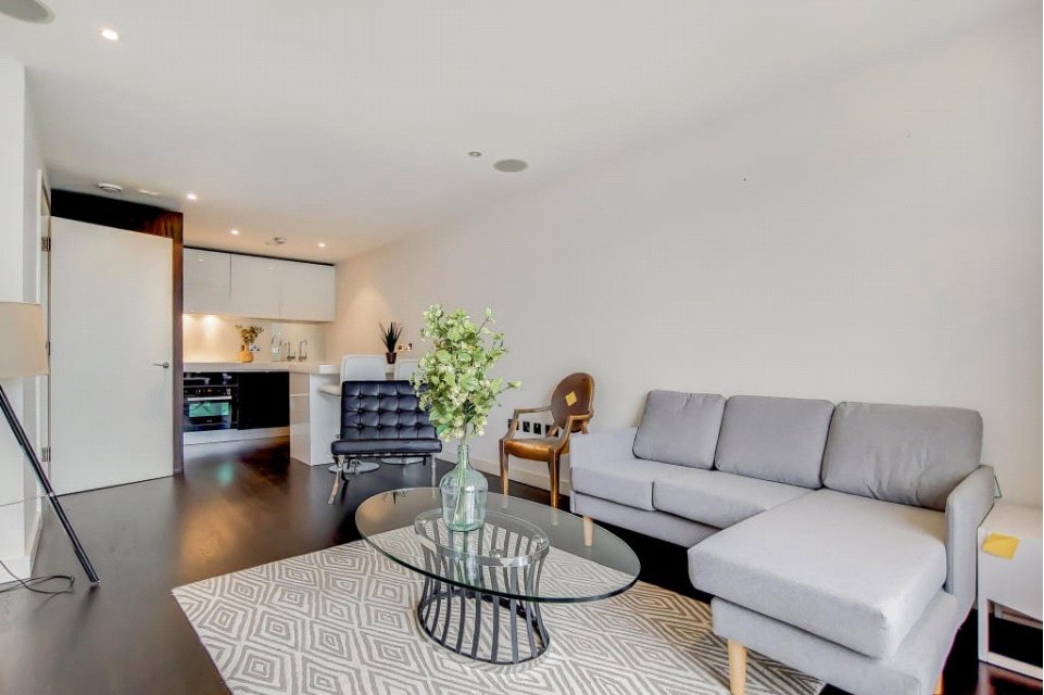 1 bedroom Flat, Gatliff Road, Pimlico, SW1W - Available