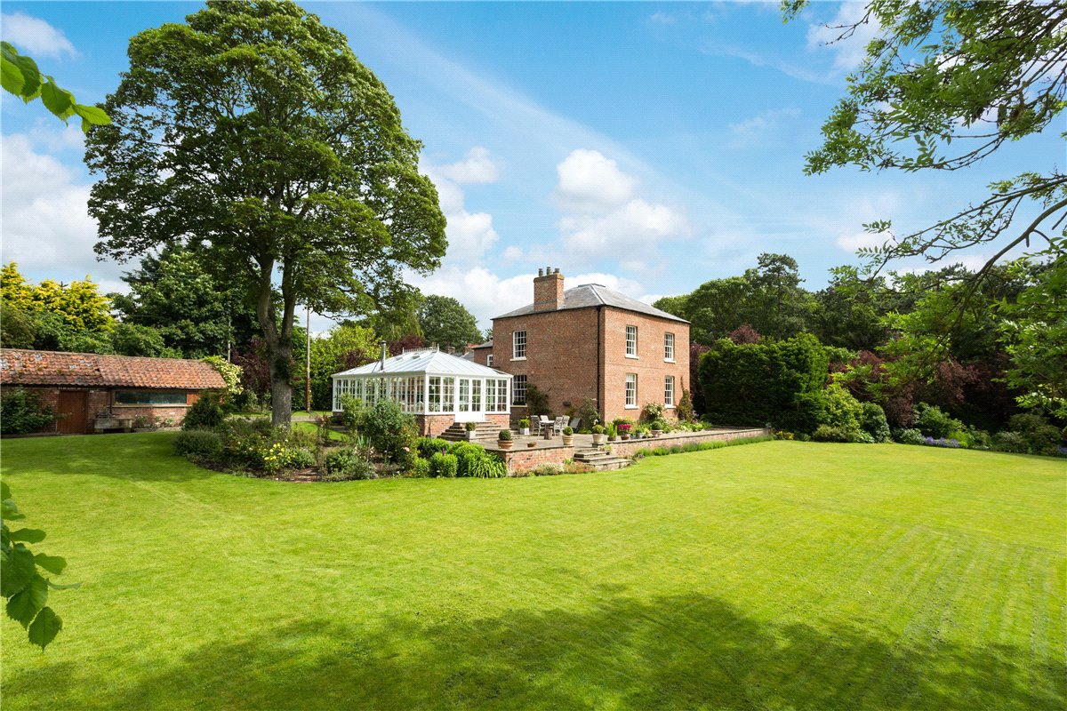 5 bedroom House, Front Street, Wold Newton, YO25 - Available