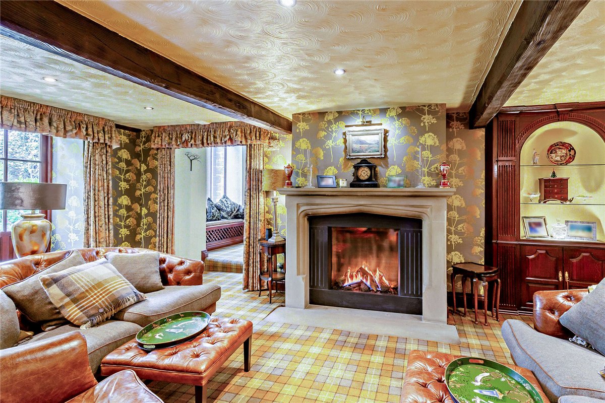5 bedroom House, Carlton Lane, Guiseley, LS20 - Available, Image 2