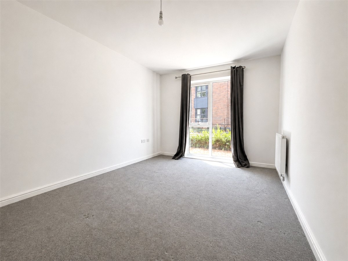 2 bedroom Flat, Stonyfield Road, Whiteley, PO15 - Available, Image 5