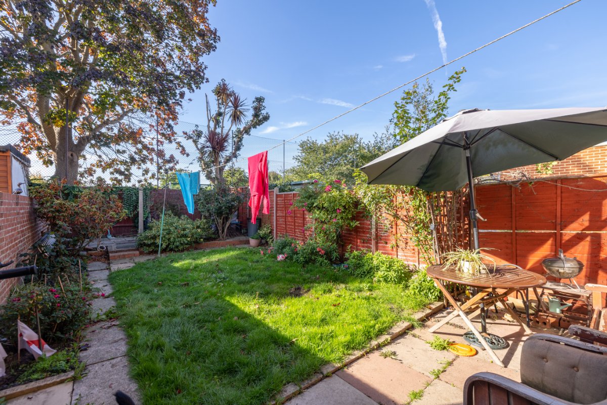 2 bedroom House, Barnes Avenue, London, SW13 - Sold STC, Image 2