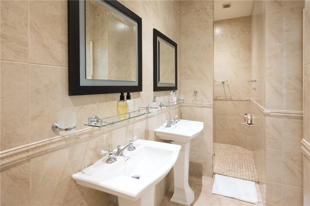 4 bedroom House, Windsor Court, West Park, HG1 - Available, Image 12