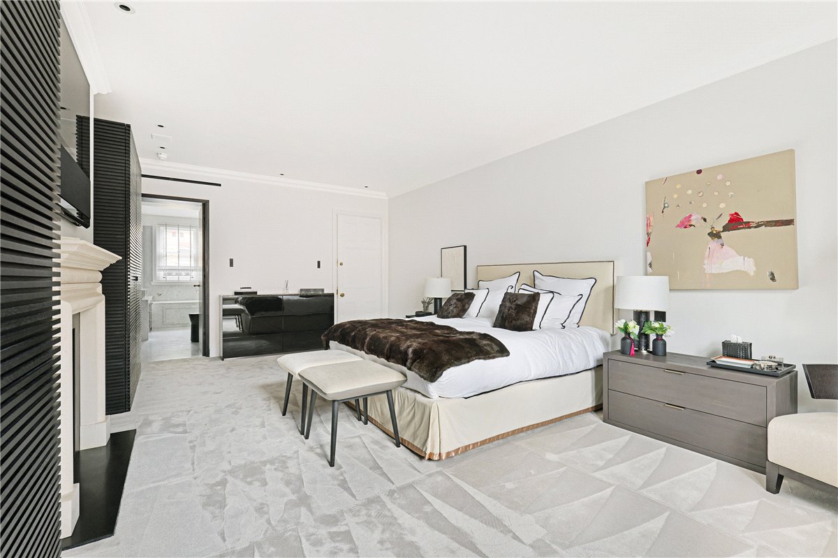3 bedroom Flat, Pont Street, Knightsbridge, SW1X - Available, Image 22