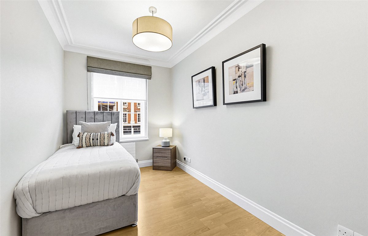 3 bedroom Flat, Stafford Court, Kensington High Street, W8 - Available, Image 6