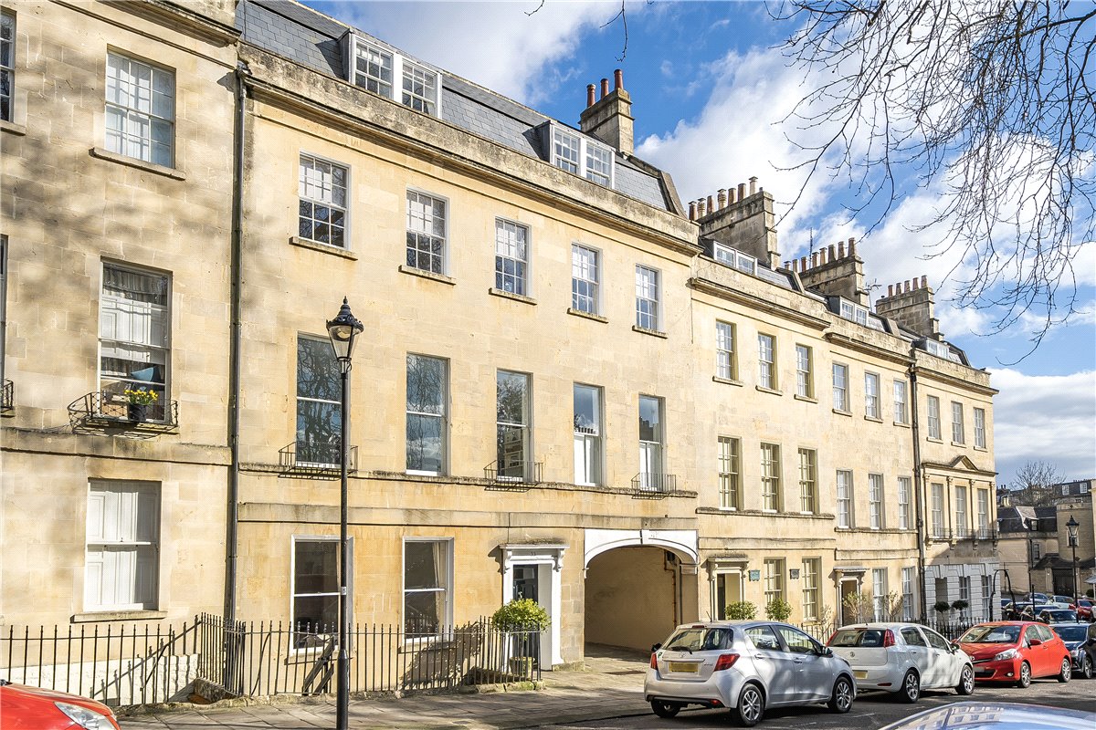 2 bedroom Maisonette, St. James's Square, Bath, BA1 - Sold