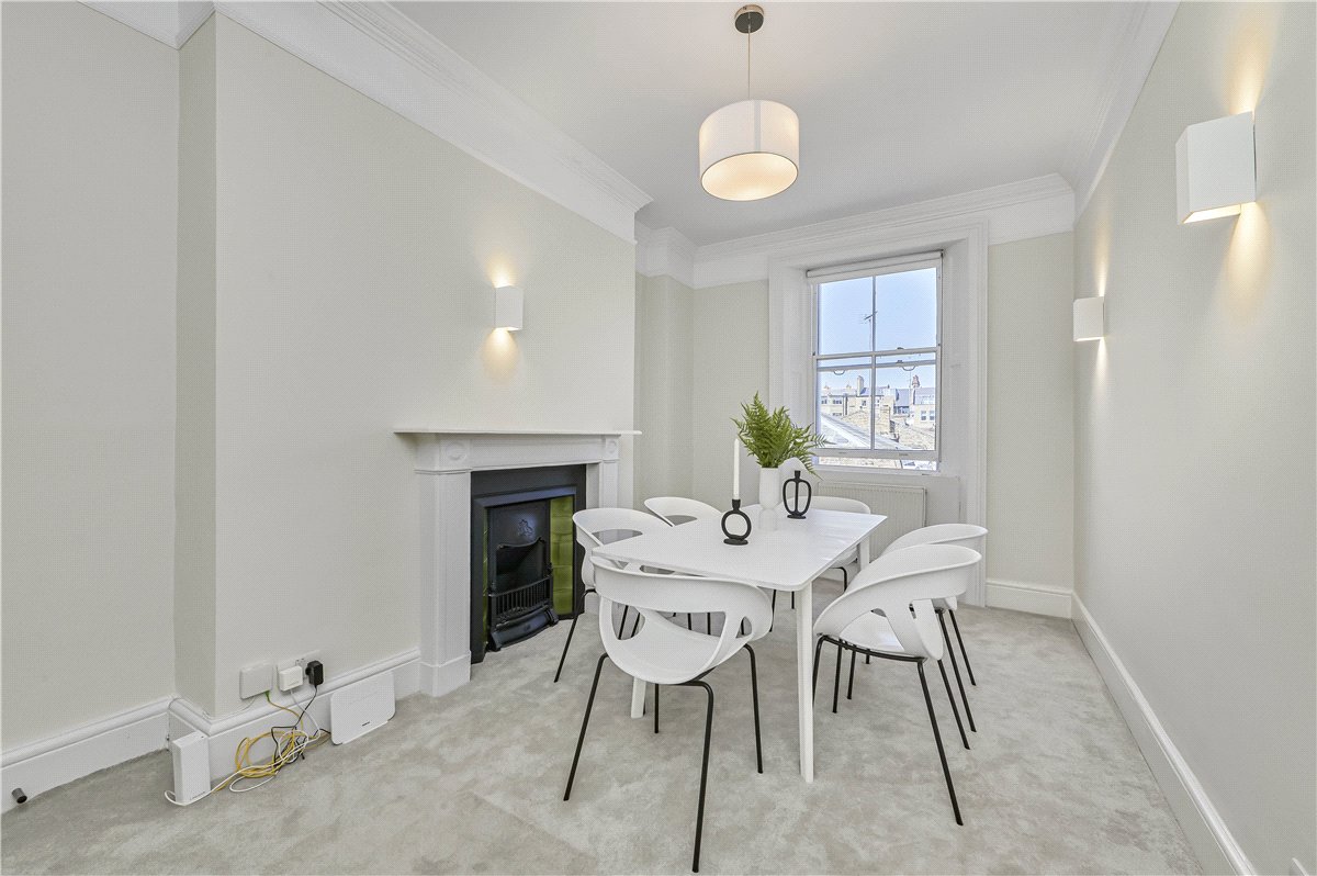 2 bedroom Flat, Queen Anne Street, Marylebone, W1G - Available, Image 1