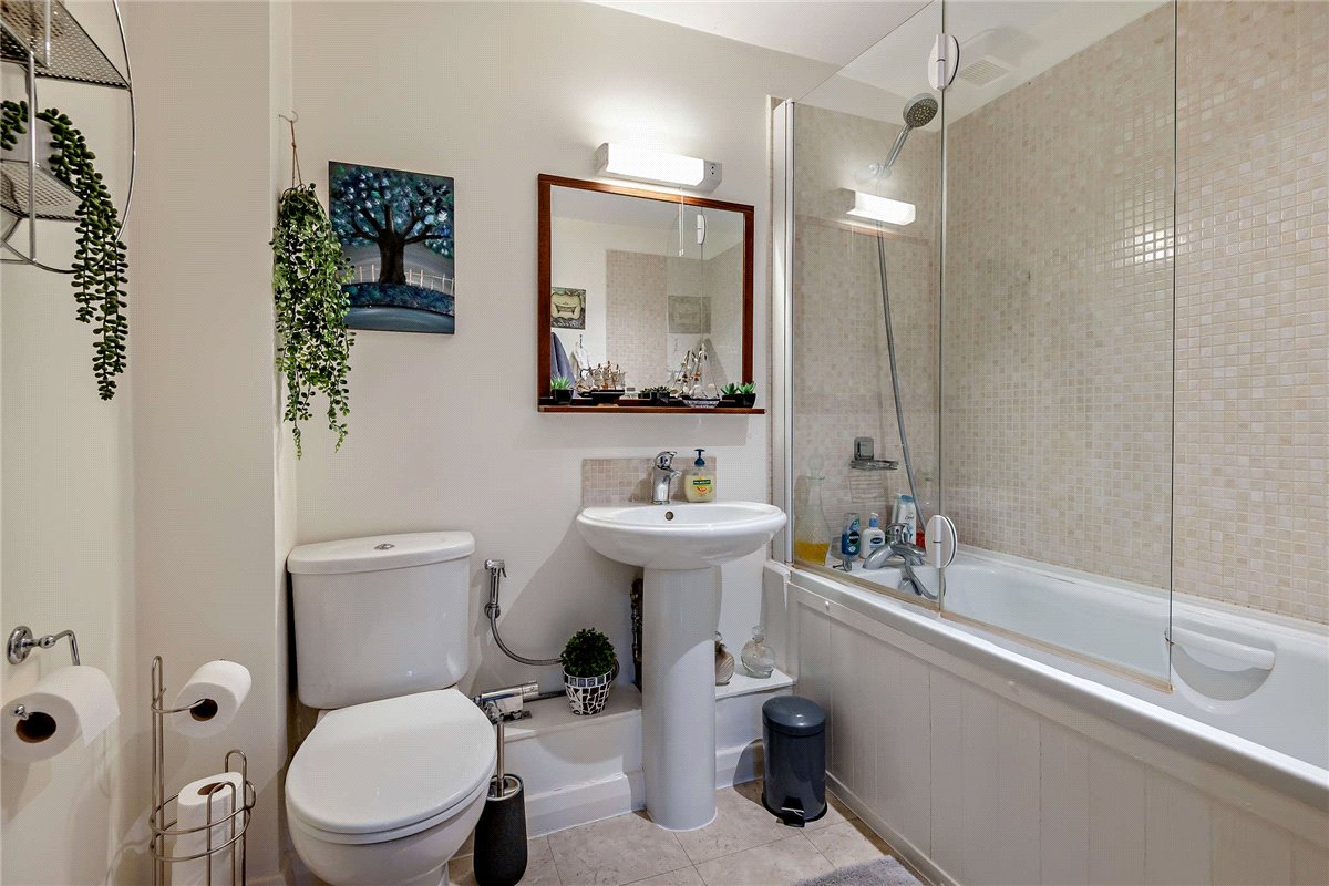 4 bedroom House, Garden Close Lane, Newbury, RG14 - Sold STC, Image 12