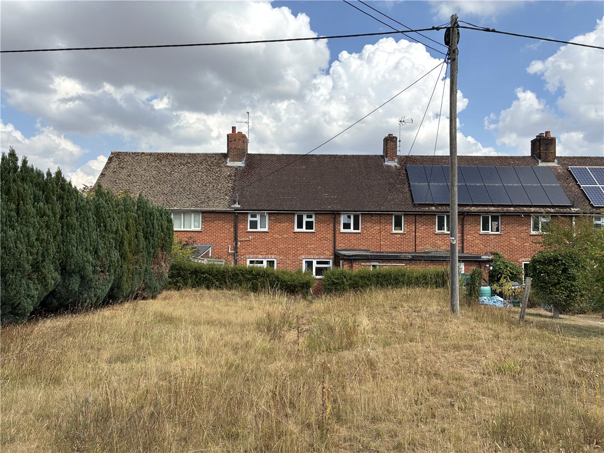 3 bedroom House, Castle Road, Great Bedwyn, SN8 - Available, Image 17