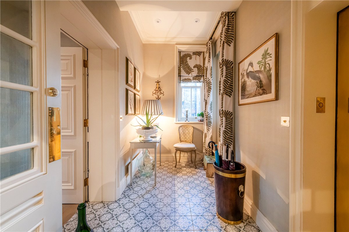2 bedroom Flat, Mount Street, Mayfair, W1K - Available, Image 12