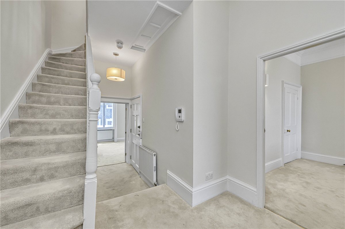 2 bedroom Flat, Queen Anne Street, Marylebone, W1G - Available, Image 5