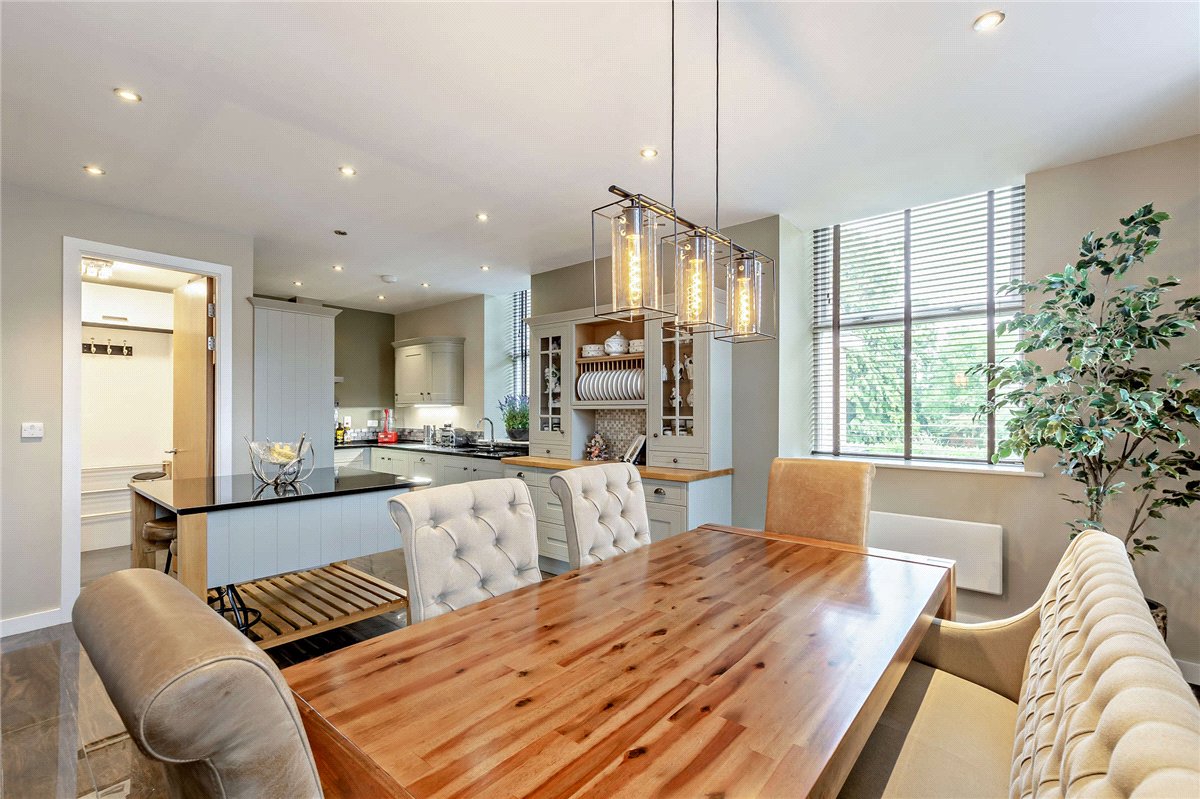 3 bedroom Flat, Sicklinghall Road, Wetherby, LS22 - Available, Image 3