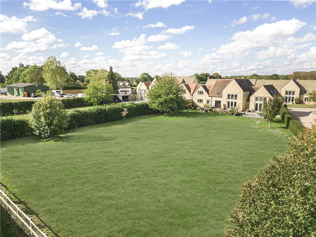 4 bedroom House, Ingleby Paddocks, Enslow, OX5 - Available