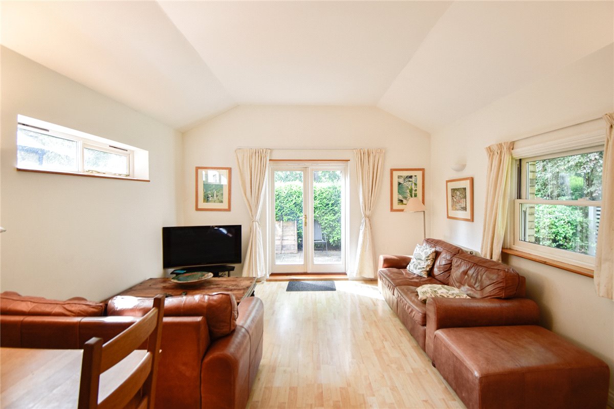 2 bedroom Bungalow, Trinity Farm Lodge, Huntingdon Road, CB3 - Let Agreed