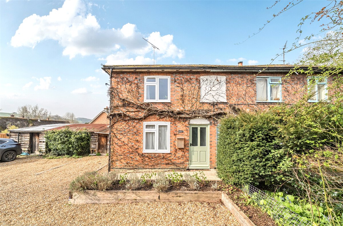 2 bedroom House, Dyers Yard, Ramsbury, SN8 - Available