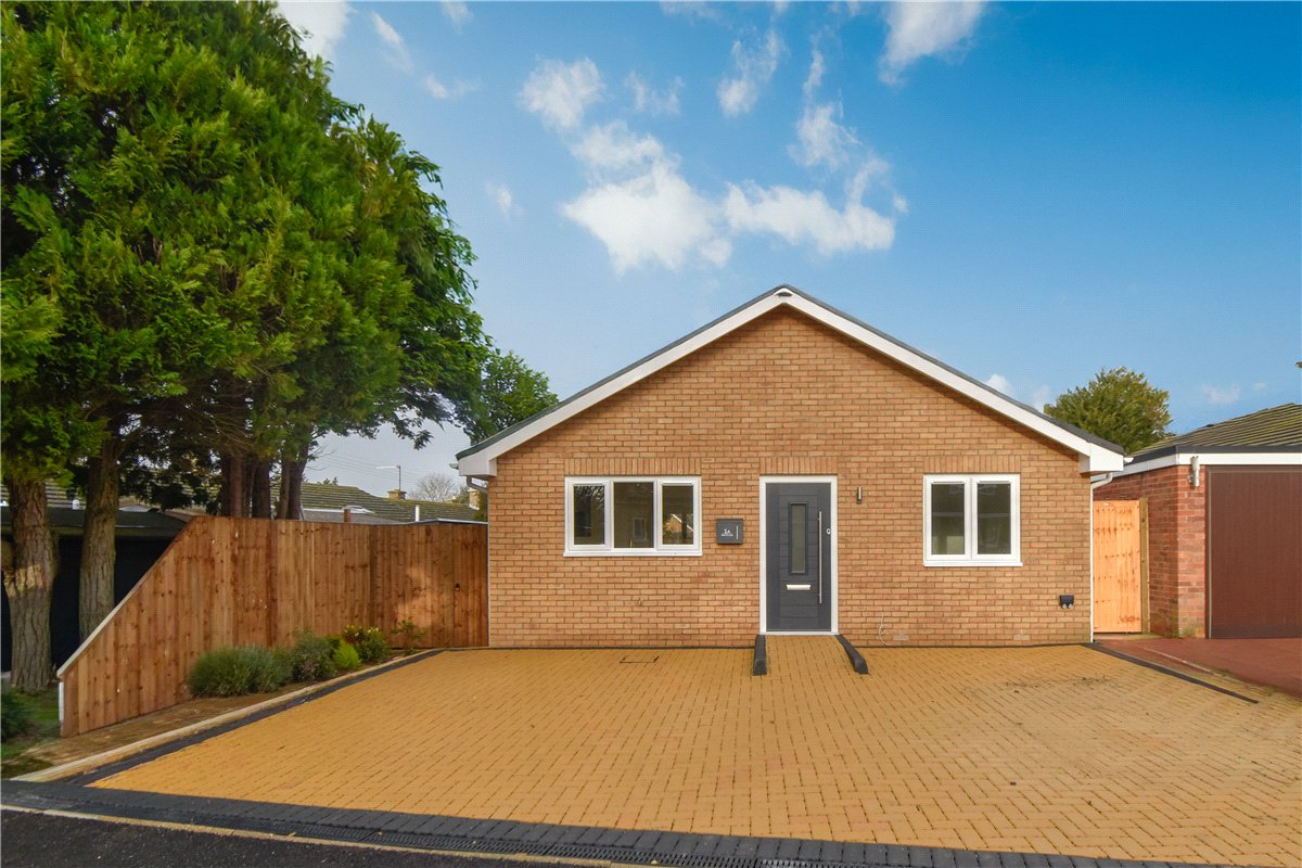 2 bedroom Bungalow, Prentice Close, Longstanton, CB24 - Sold