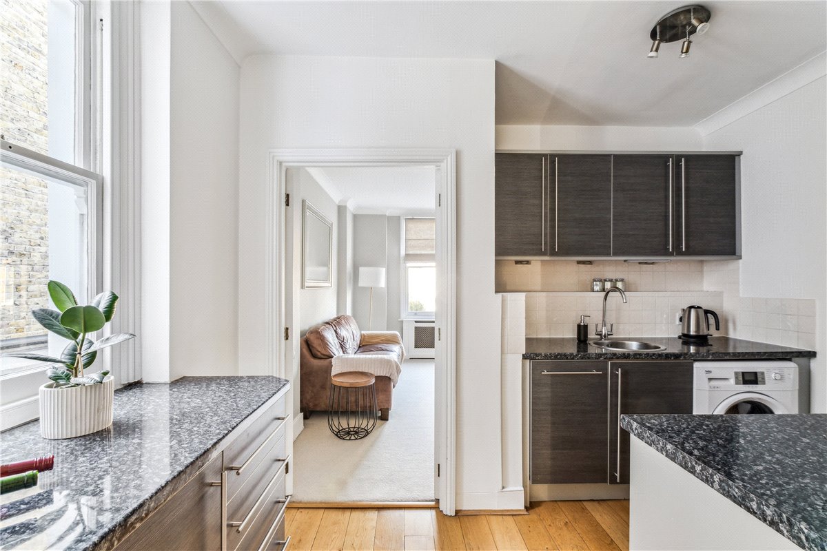 2 bedroom Flat, Airedale Road, London, SW12 - Sold, Image 11