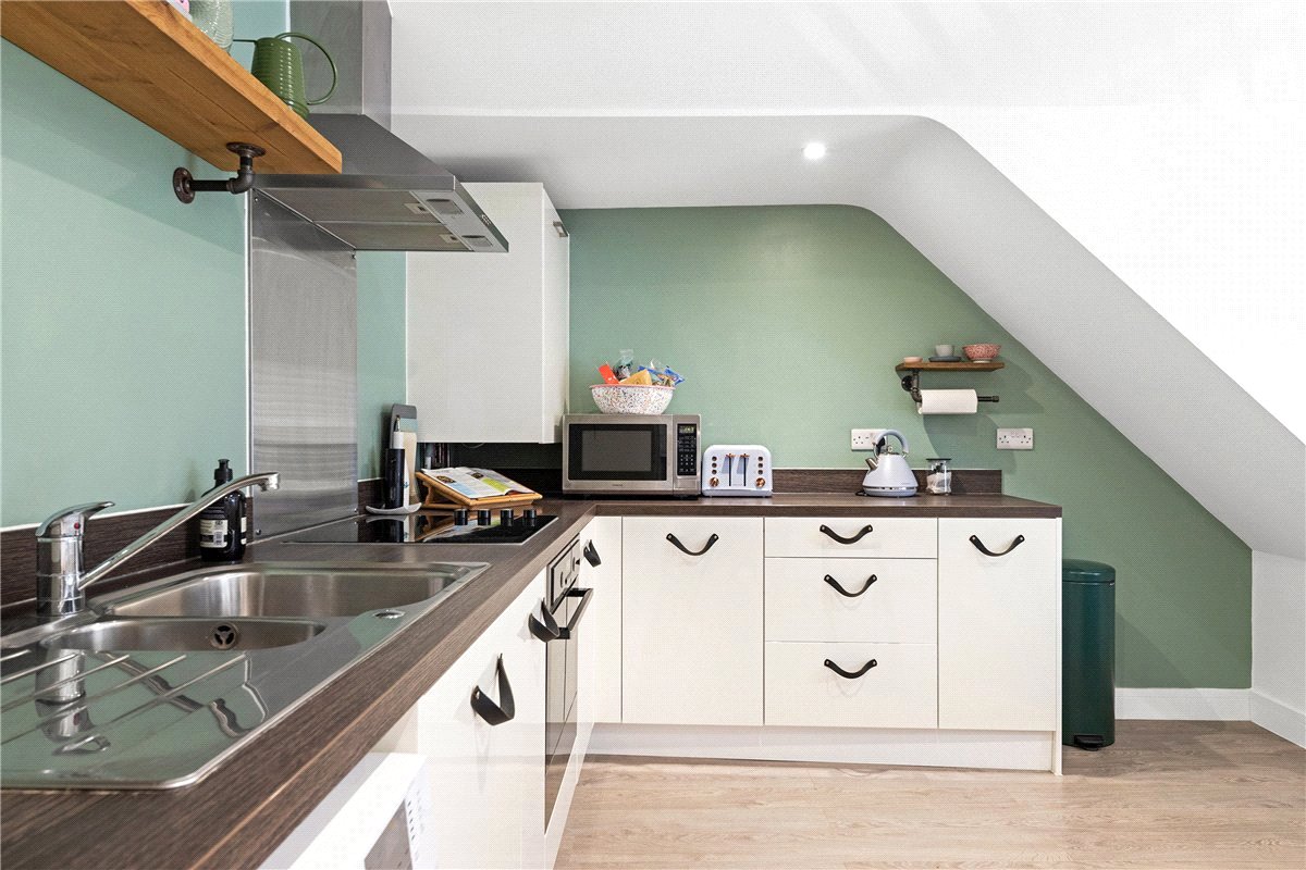 1 bedroom Flat, Ditton Grove, Esher, KT10 - Available, Image 4