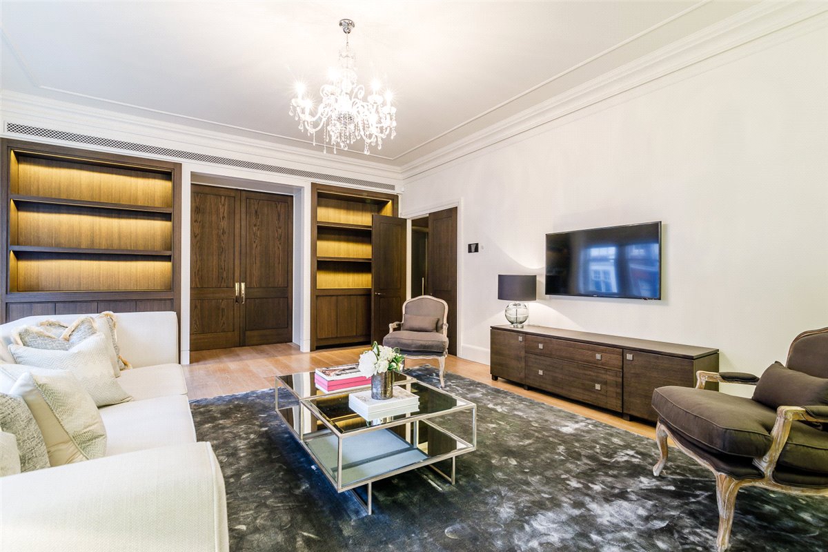 3 bedroom Flat, Duke Street, Mayfair, W1K - Available