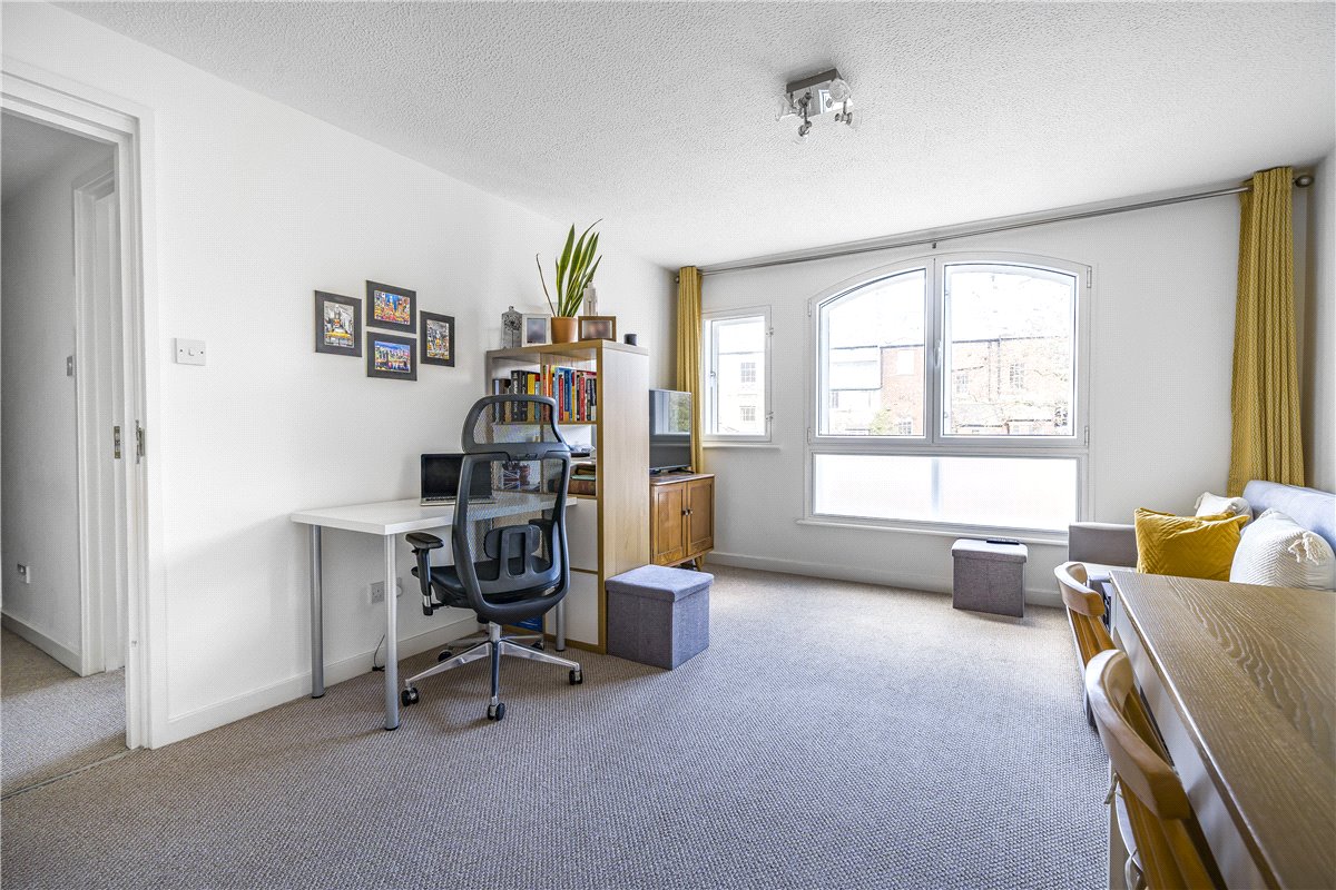 2 bedroom Flat, The Chilterns, Gloucester Green, OX1 - , Image 7