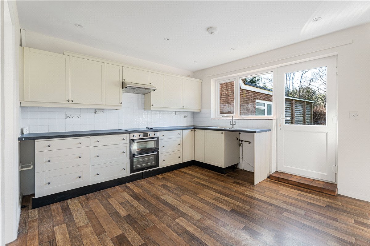 4 bedroom Bungalow, London Road, Wendover, HP22 - Available, Image 10