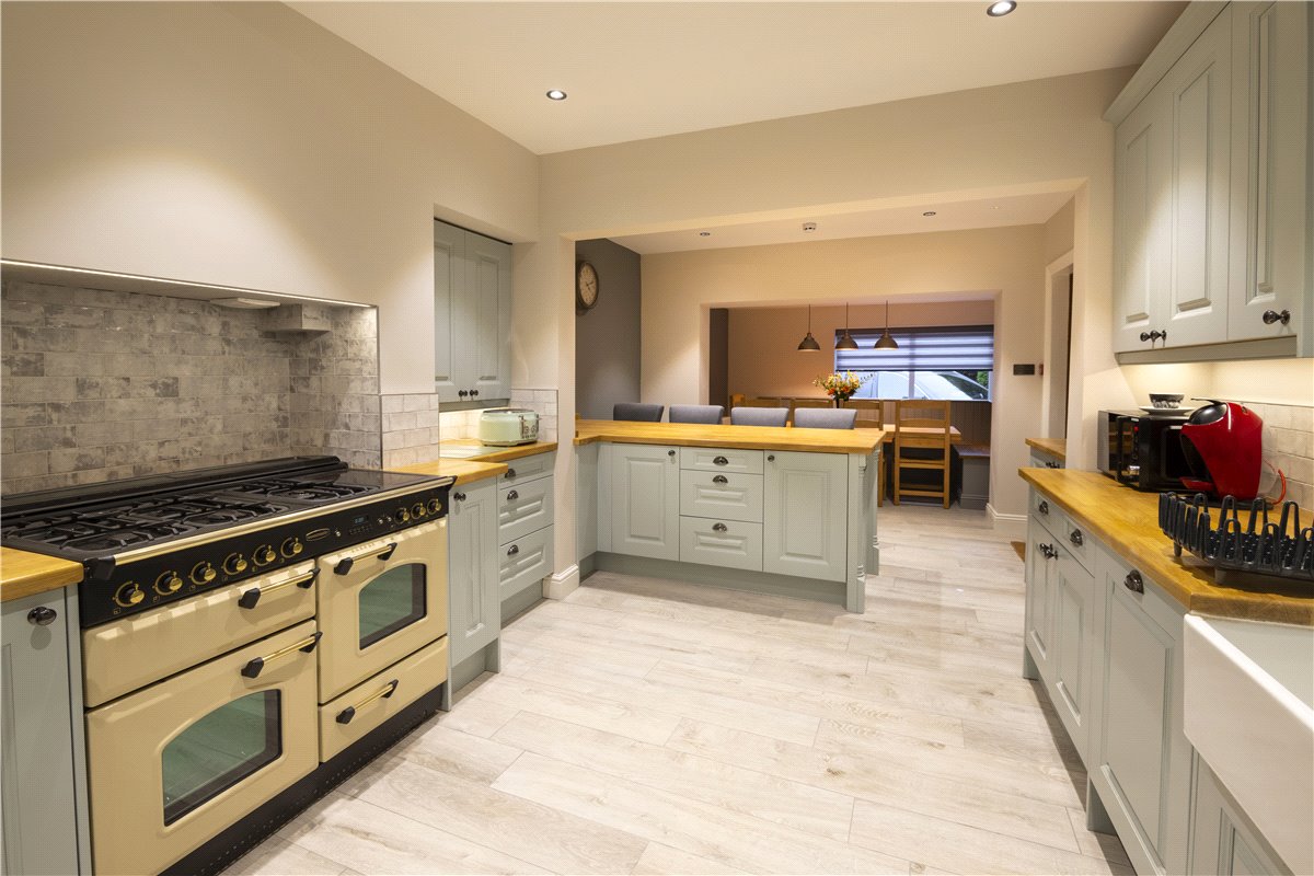 6 bedroom House, Harlow Moor Drive, Harrogate, HG2 - Let Agreed, Image 2