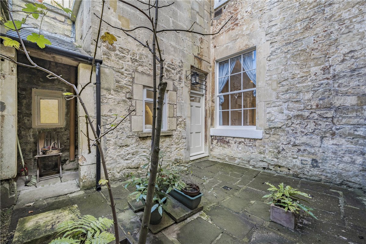 1 bedroom Flat, Park Street, Bath, BA1 - Sold, Image 2