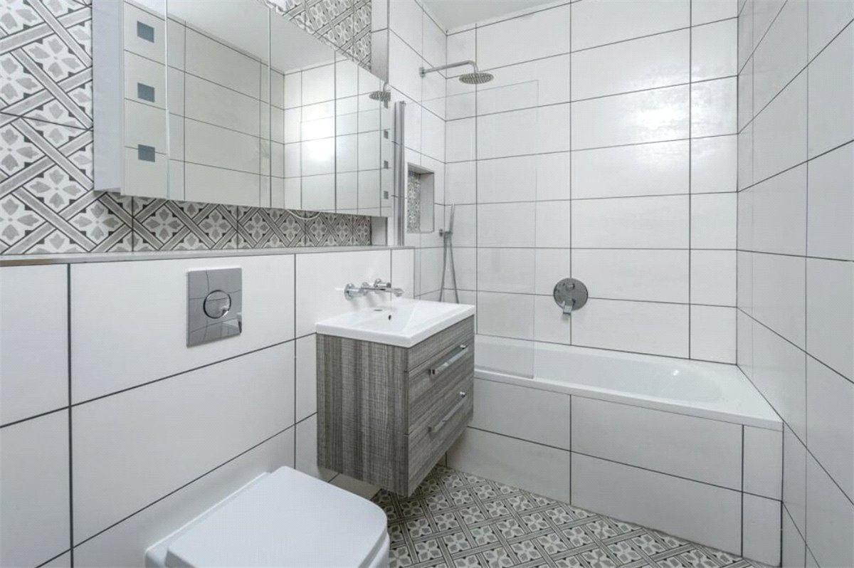 2 bedroom Flat, Farne House, 12 Crewe Street, NE68 - Available, Image 12