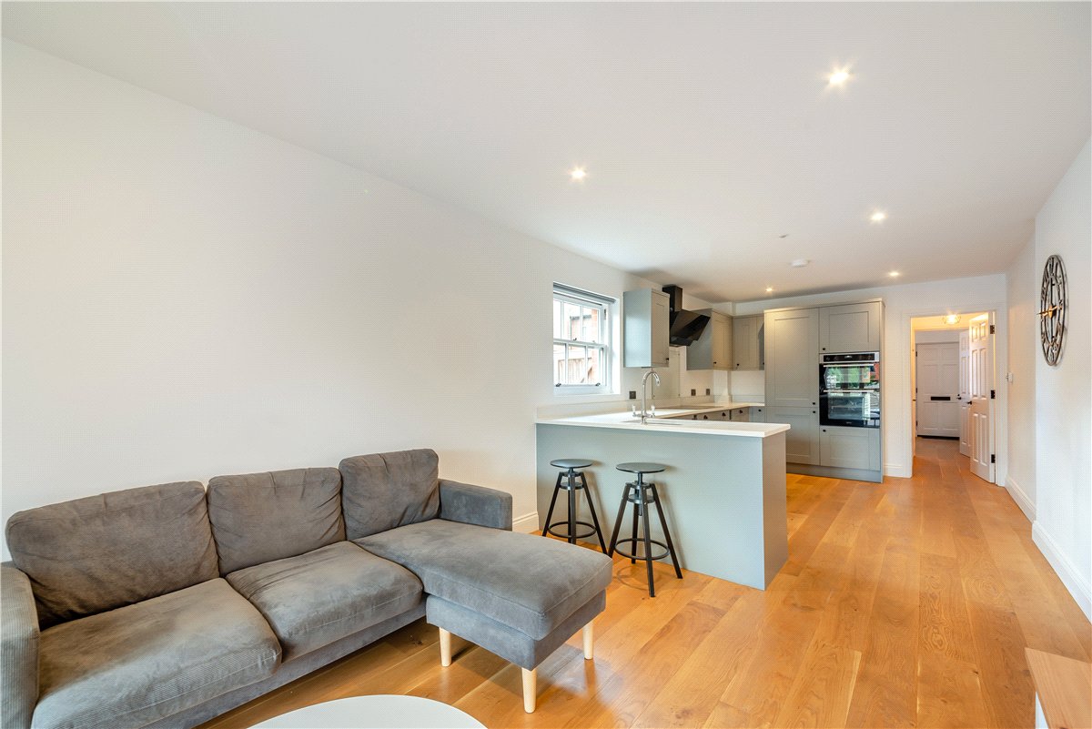 3 bedroom House, Chesil Street, Winchester, SO23 - Available, Image 4