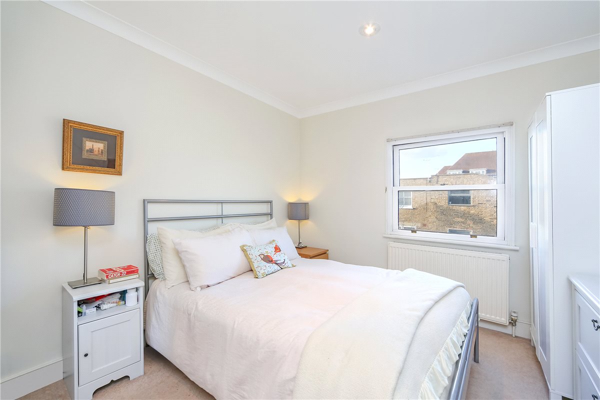 2 bedroom Flat, Kelmscott Road, London, SW11 - , Image 3