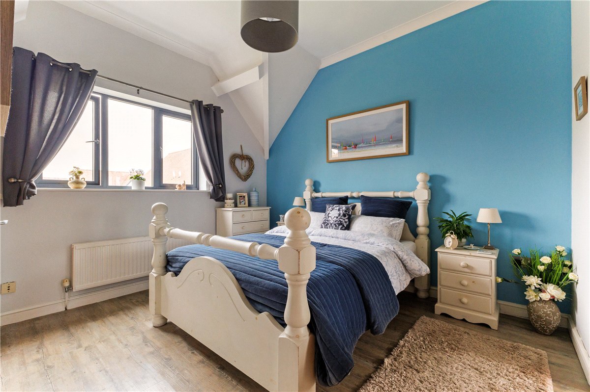 4 bedroom House, Russley Park, Baydon, SN8 - Available, Image 12