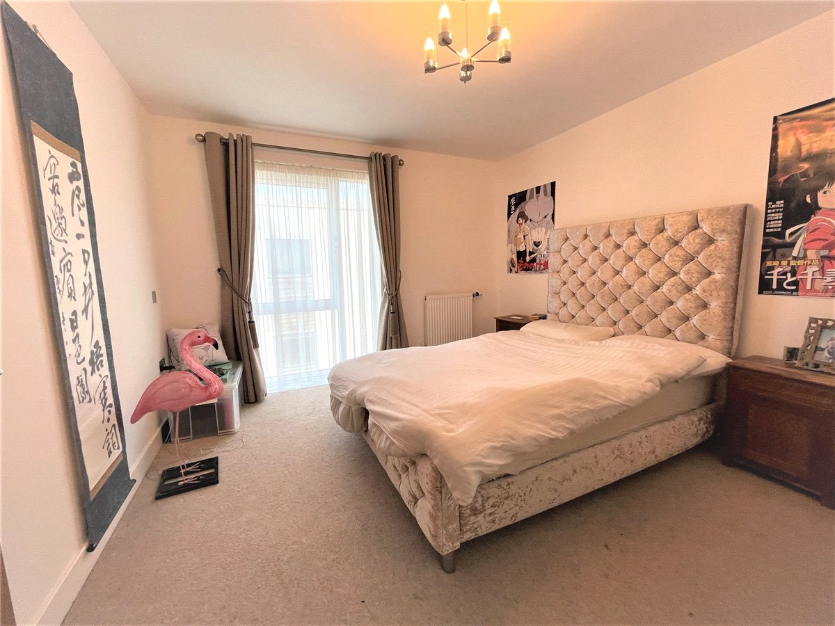 2 bedroom Flat, Park Way, Newbury, RG14 - , Image 7