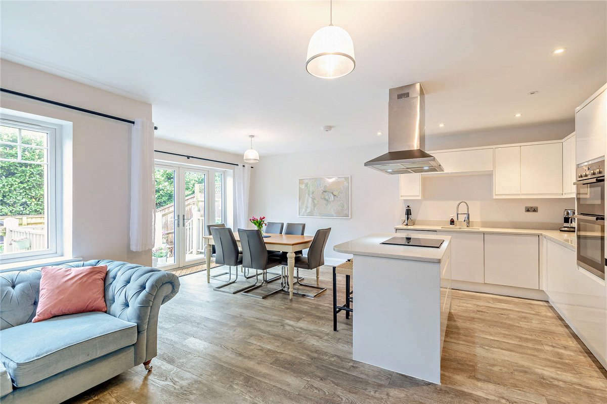 5 bedroom House, The Dolmans, Shaw, RG14 - Sold, Image 15