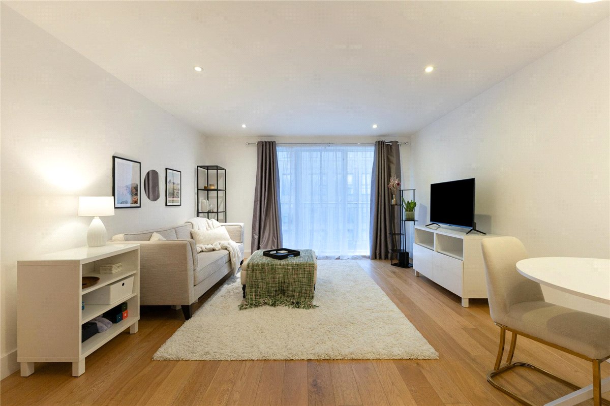 2 bedroom Flat, Keynes House, Kingsley Walk, CB5 - Available, Image 2